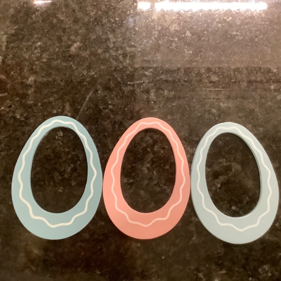 Rabbit Wood Ring Toss w/3 Rings - Picture 5 of 8